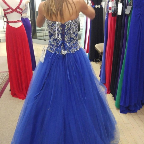 This is an amazing Blue Prom dress - Picture 3 of 4